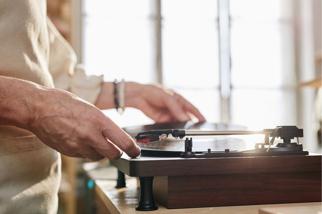 Cómo elegir el mejor tocadiscos (sin enloquecer en el intento)