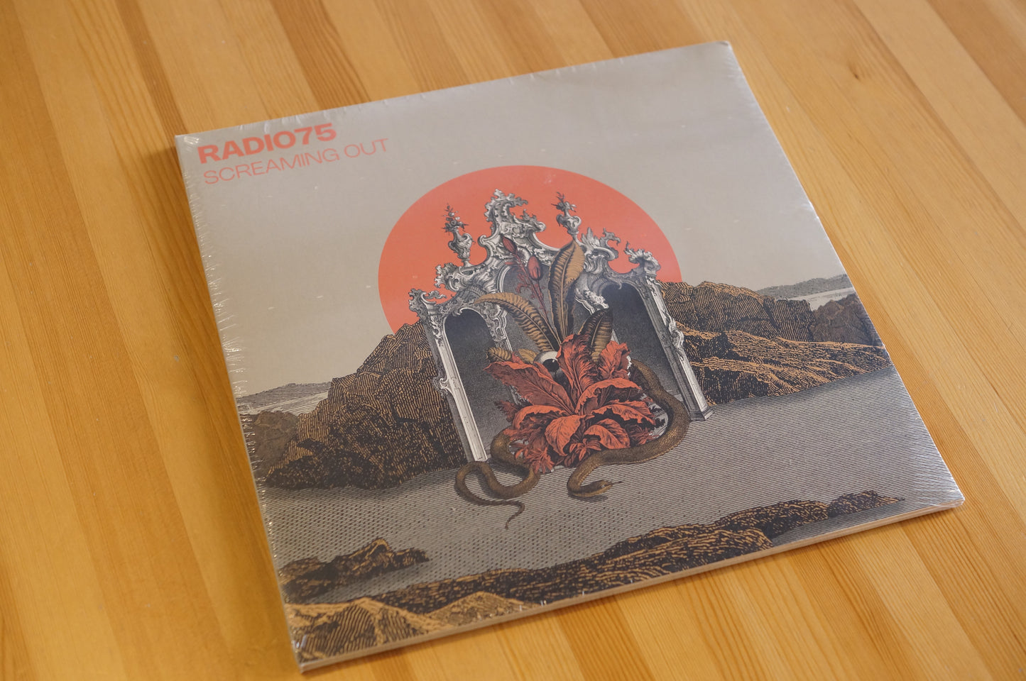 Radio75 Screaming Out (Color)